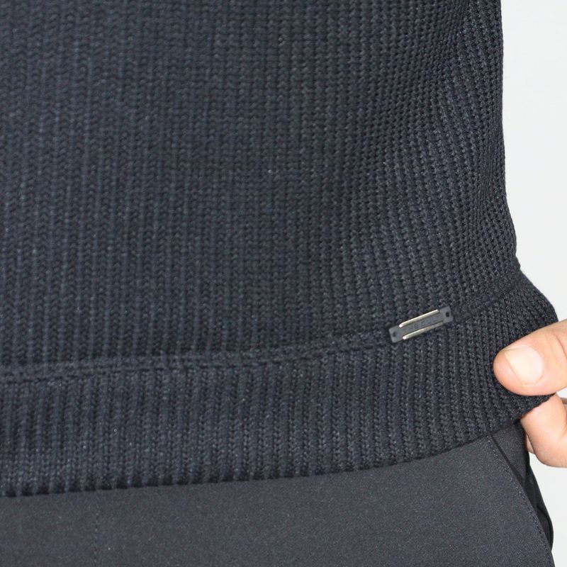 Signature Round Neck Sweater – Thermoregulating and Ultra-Comfort Fabric - BLACK