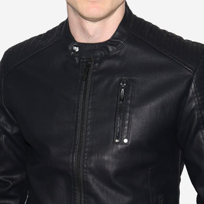 Casaca biker Signature negra de ecocuero – diseño urbano para el invierno con carácter
