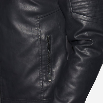 Casaca biker Signature negra de ecocuero – diseño urbano para el invierno con carácter