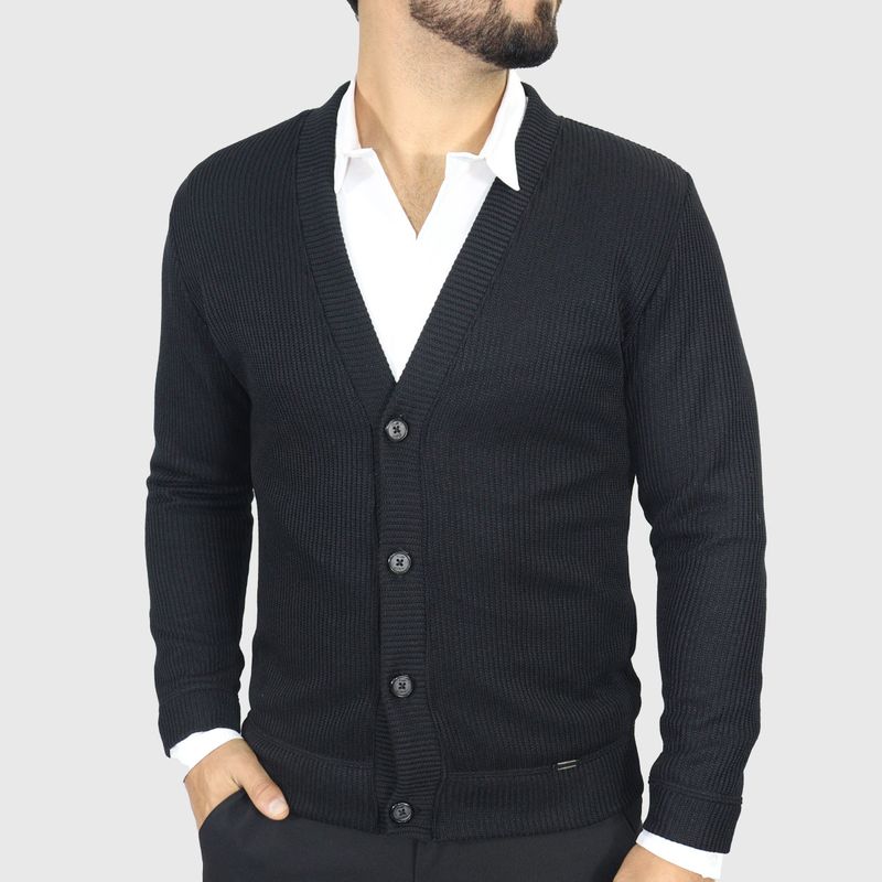 Signature warm cardigan – a sweater-knit ideal for elevating your casual outfits on cold days