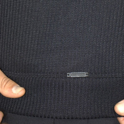 Suéter Cuello V Signature – Tejido Tecnológico Termorregulable y Ultra Confort - NEGRO