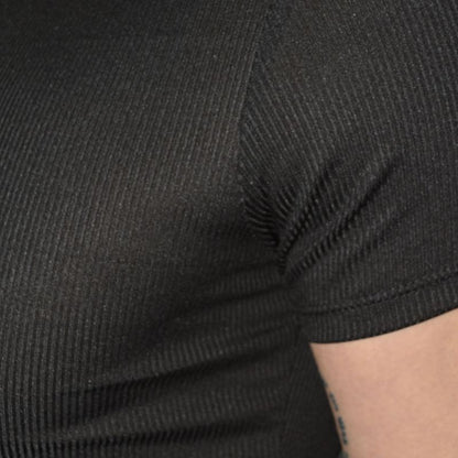 POLO ACANALADO MANGA CORTA CUELLO REDONDO - NEGRO